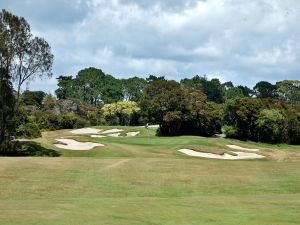 Titirangi 10th Approach